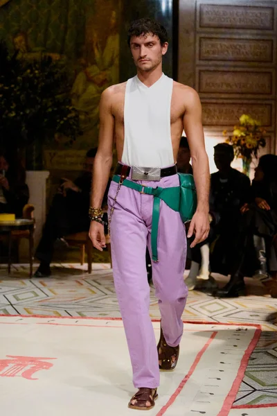 Look 9